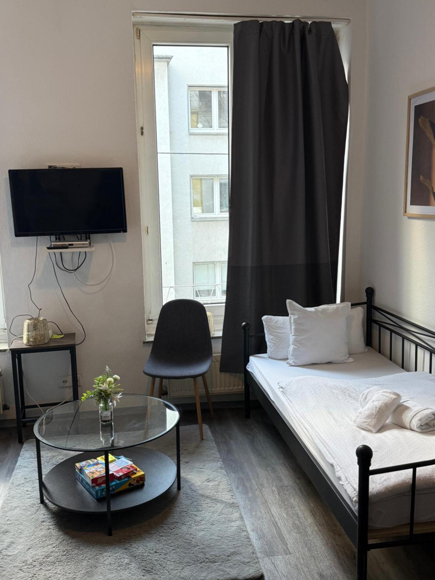 Apartment Gemuetlich Und Zentral 5 Minuten Zum Hauptbahnhof Düsseldorf